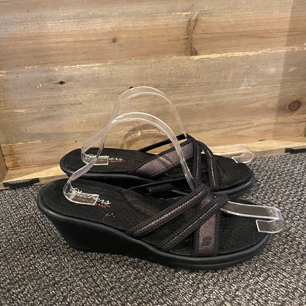 ✅Skechers black wedge, slip on sandals